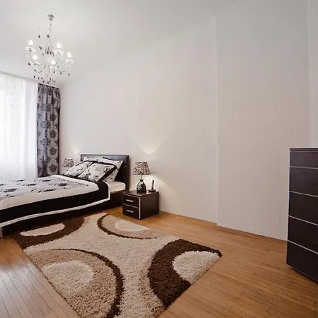 Center Lux On Sverdlova 3- Room Apartment Minsk
